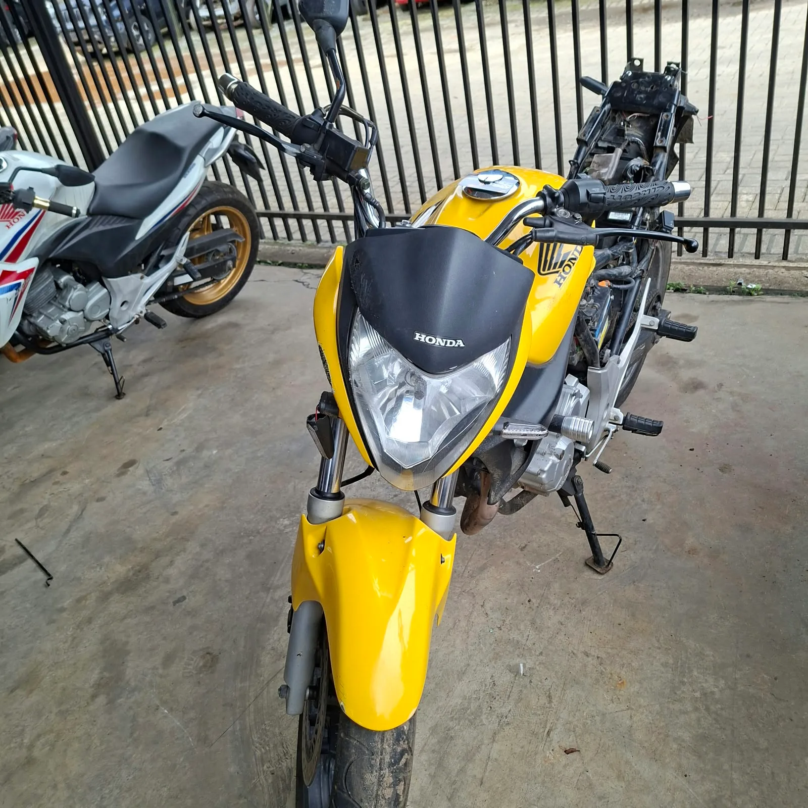 HONDA CB 2012